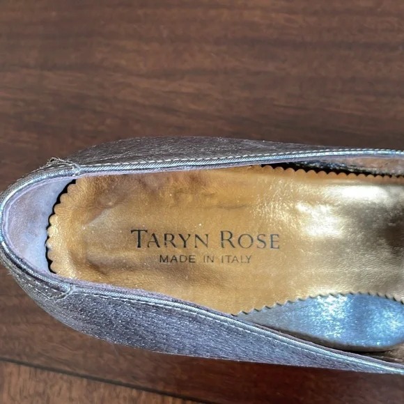 Taryn Rose Metallic Pumps, Size 39 - Picture 8 of 9